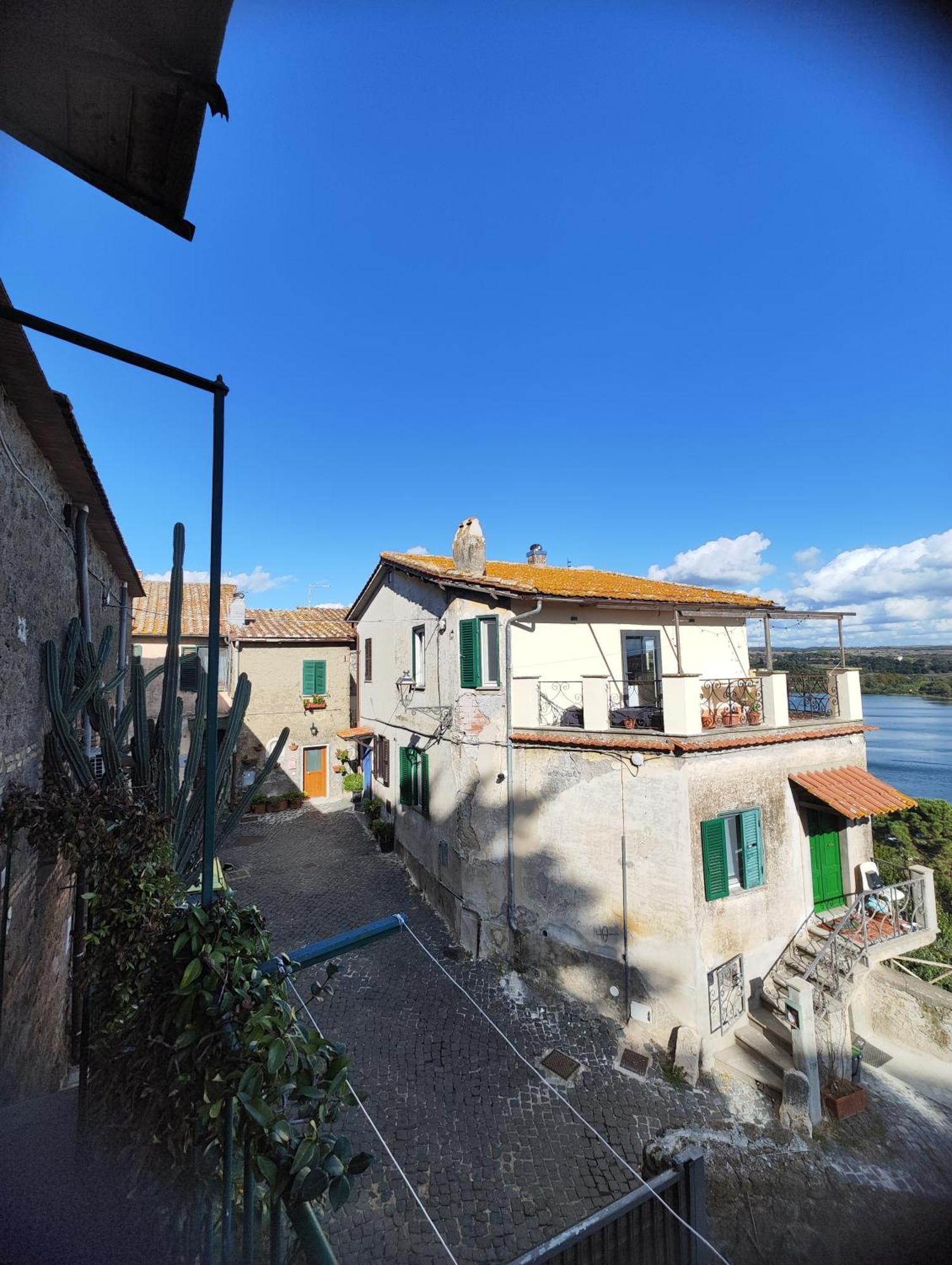 Chalet Romantico Sul Lago Apartment Anguillara Sabazia Exterior photo